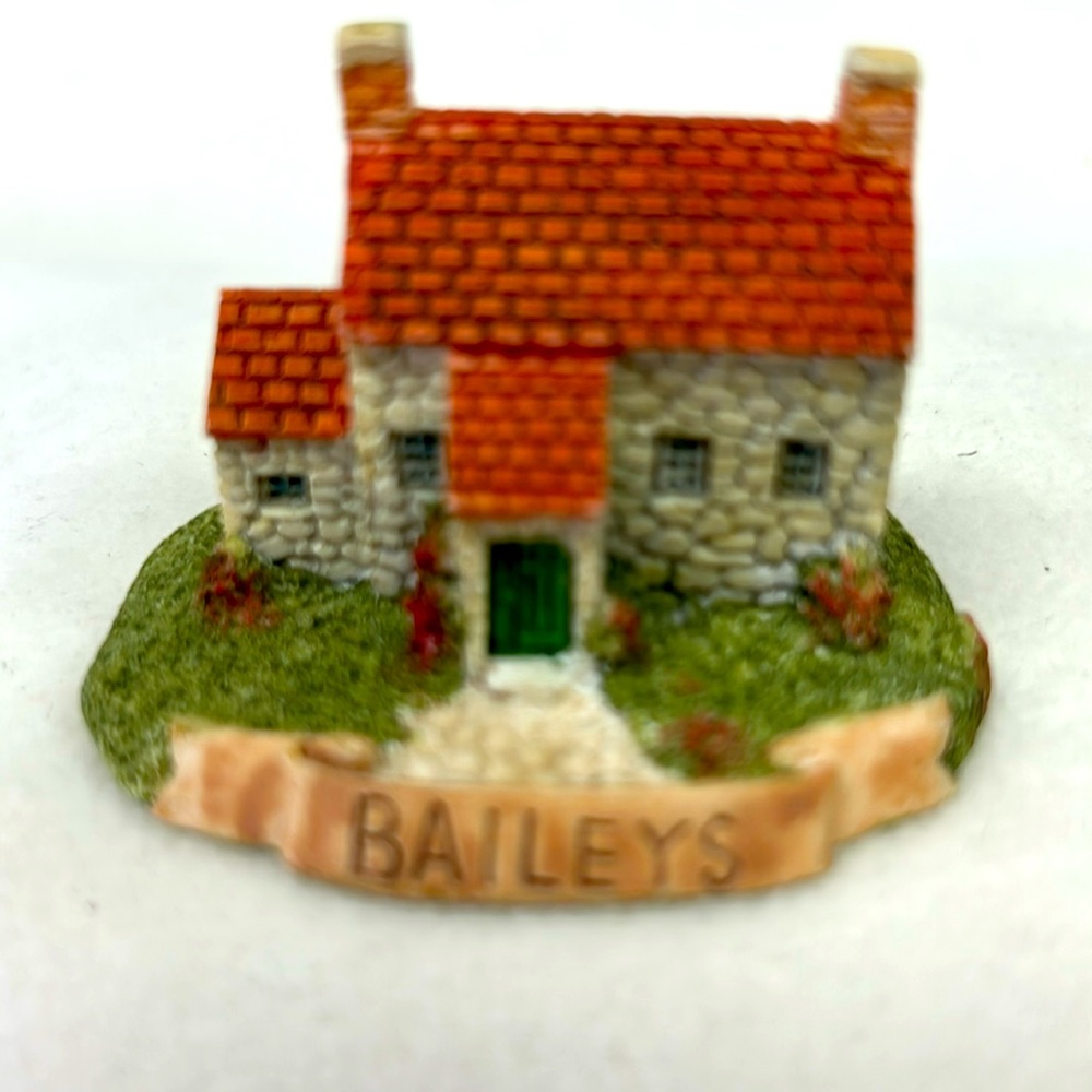- Vintage BAILEYS miniature Irish Cottage